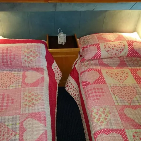 Hotel en barco Lady Buzz *