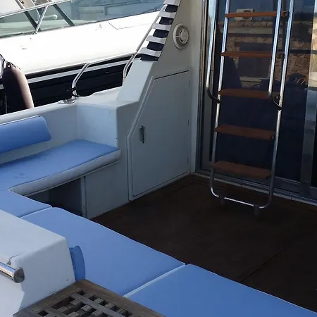 Hotel en barco Lady Buzz *