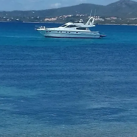 Lady Buzz Hotel en barco Golfo Aranci